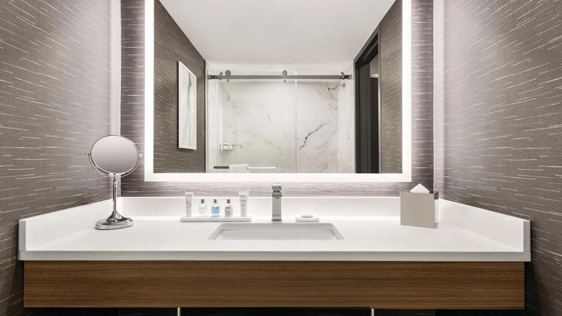 Radisson Blu Vancouver Airport Hotel & Marina Richmond 4*,