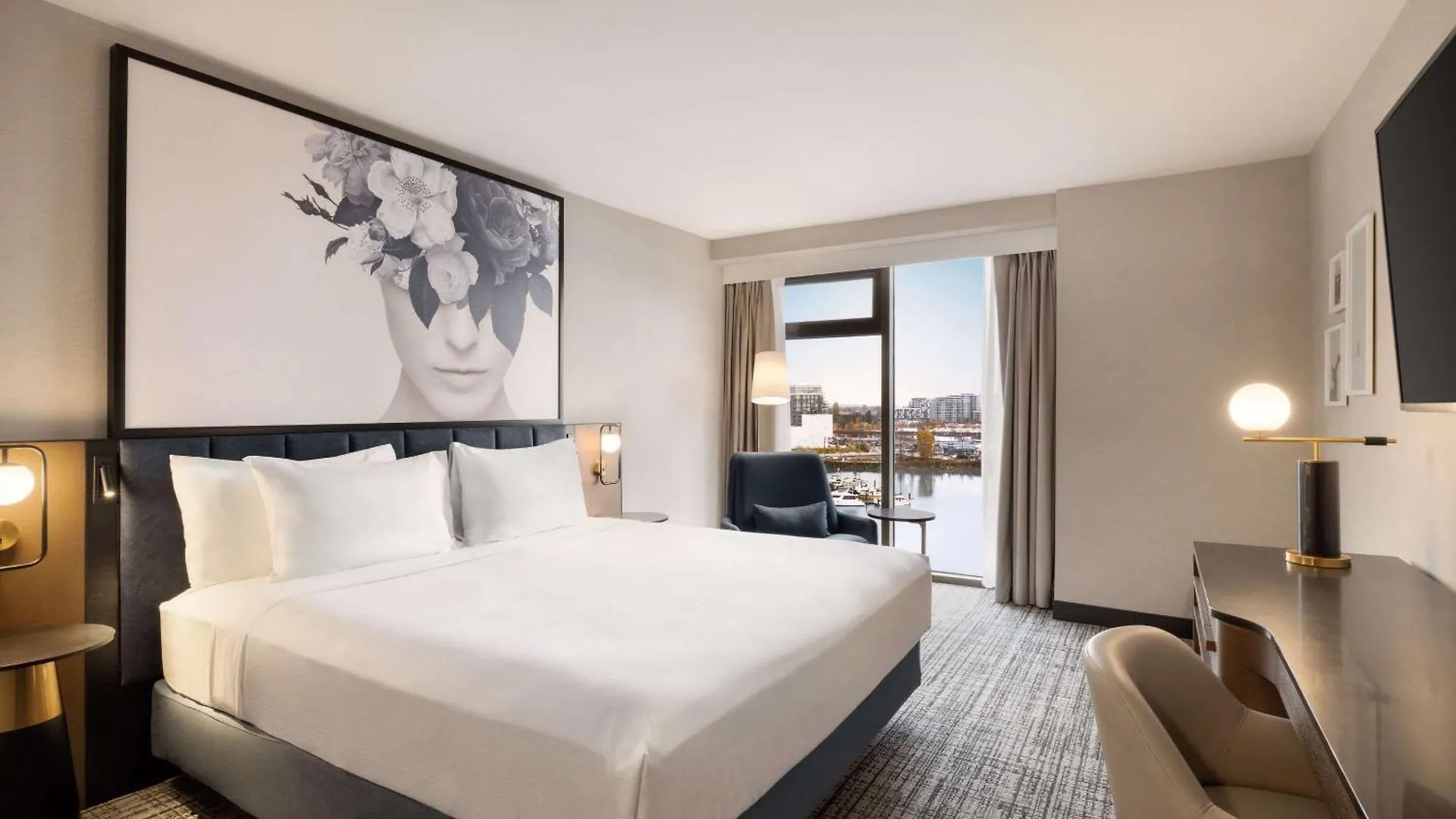 Radisson Blu Vancouver Airport Hotel & Marina Ричмонд Канада